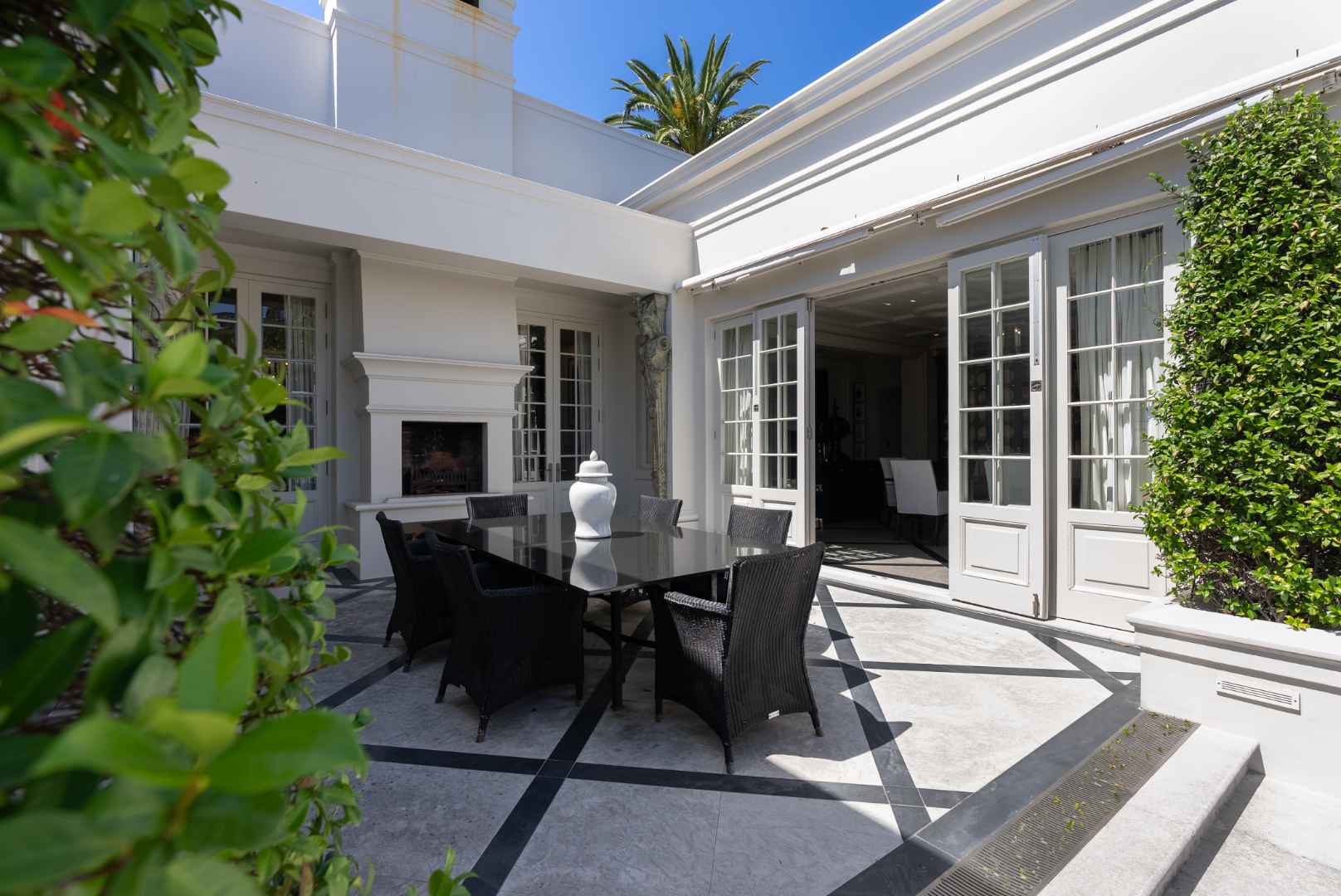 7 Bedroom Property for Sale in Fresnaye Western Cape